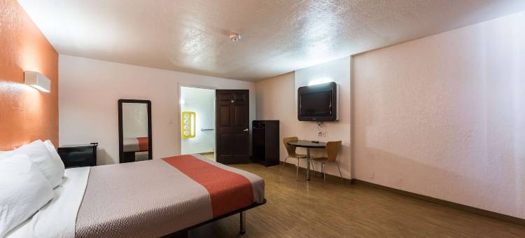 尤瓦尔迪6号汽车旅馆(Motel 6 Uvalde, TX)图片