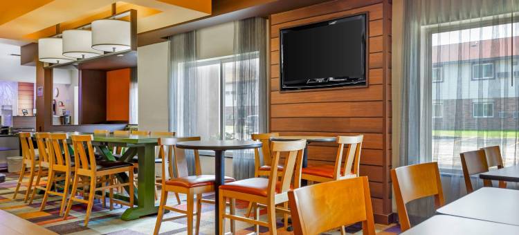 舒适套房酒店绿湾体育场区(Comfort Inn & Suites Green Bay Stadium Area)图片