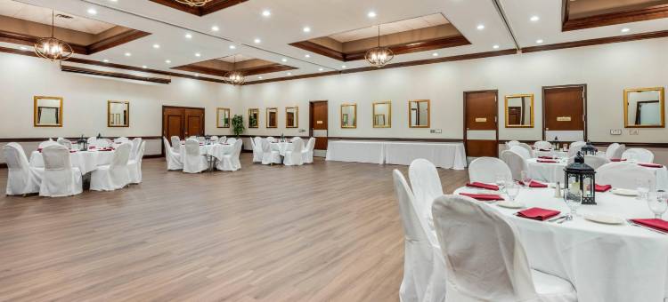 伊利湖会议中心凯隆酒店(Clarion Hotel Conference Center on Lake Erie)图片