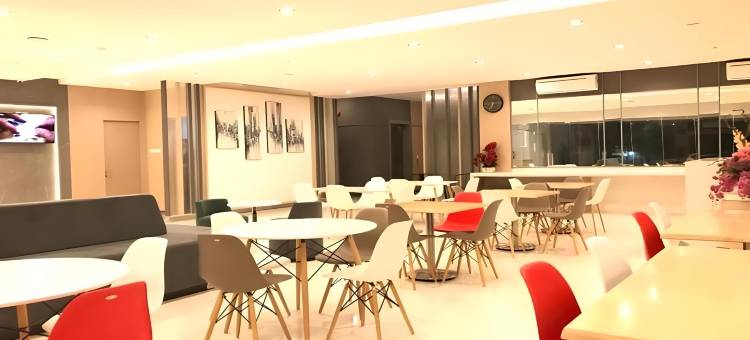 格雷西克前一酒店(Front One Hotel Gresik)图片