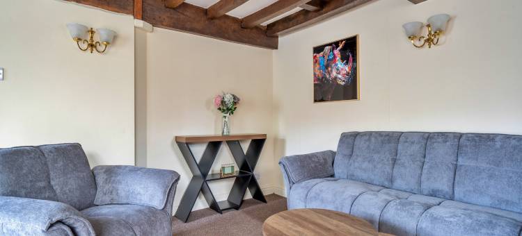 Cottage in Bridgnorth with Hot Tub & Garden图片
