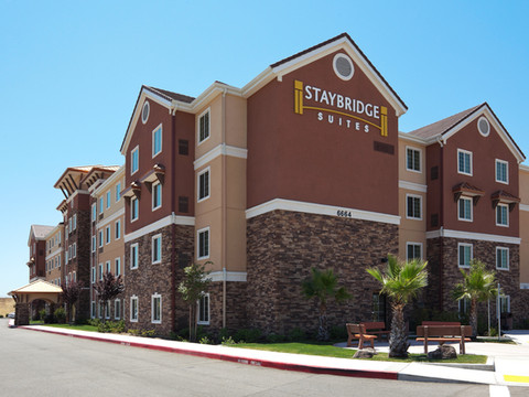 Staybridge Suites 洛克林- 罗斯维尔地区