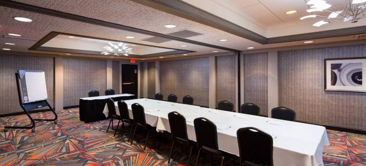 密尔沃基滨河假日酒店(Holiday Inn Milwaukee Riverfront)图片