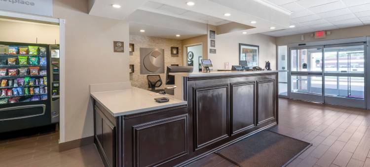 波特舒适套房酒店 - 近印第安纳沙丘(Comfort Inn & Suites Porter Near Indiana Dunes)图片