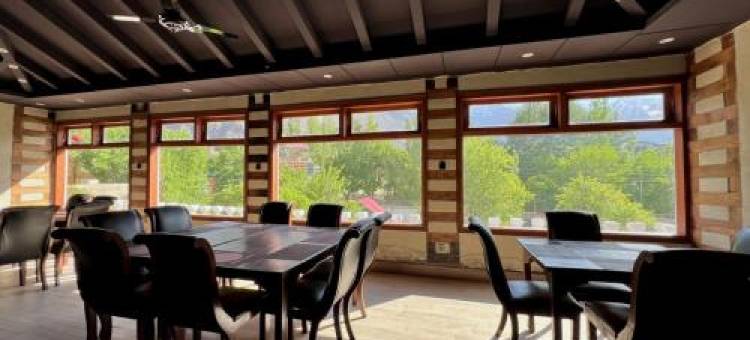 位于托克朗加的2卧室公寓-800平方米|带1个独立浴室(Hotel Travellodge Skardu)图片