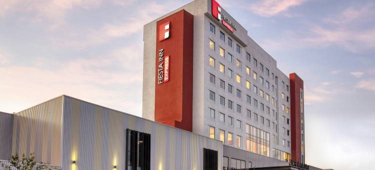 普埃布拉伊克斯普兰达嘉年华快捷酒店(Fiesta Inn Express Puebla Explanada)图片