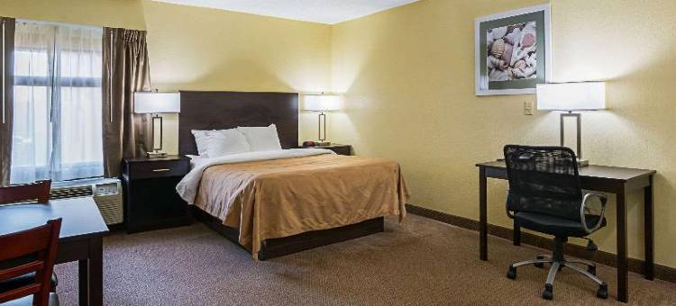 格林斯堡I-74凯艺套房酒店(Quality Inn & Suites Greensburg I-74)图片