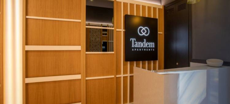 爱尔切门户的双人自行车(Tandem Portal de Elche)图片