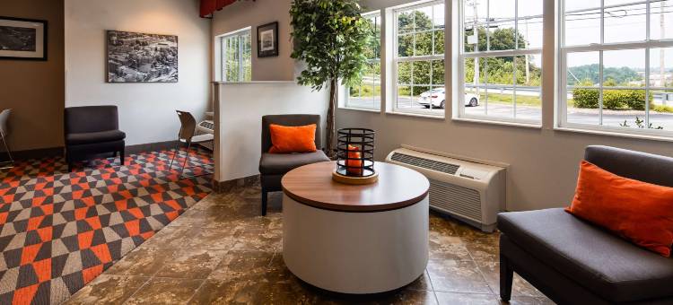 索内斯塔莫根城必备酒店(Sonesta Essential Morgantown)图片