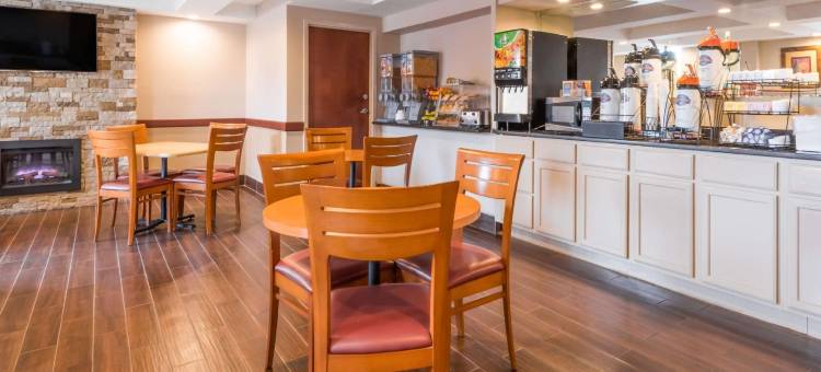 乔治敦呗盟套房酒店(Baymont by Wyndham Georgetown)图片