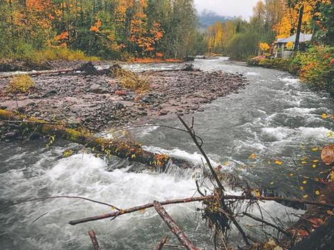 Salmonberry Retreat - Meredith Lodging