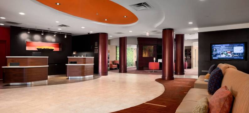 沃尔蒙茅斯海滨企业公园万怡酒店(Courtyard Wall at Monmouth Shores Corporate Park)图片