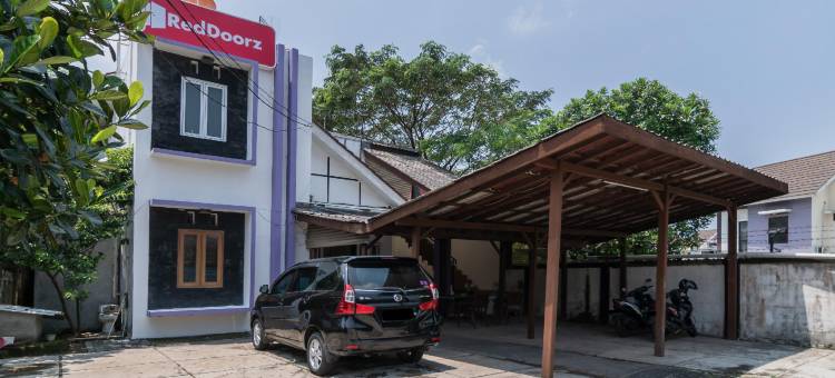 红多兹酒店-近茂物布布拉克码头(RedDoorz Near Terminal Bubulak Bogor)图片