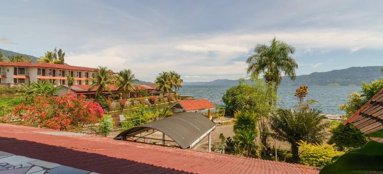 红多兹酒店-图科图克多巴湖(RedDoorz @ Tuktuk Danau Toba)图片