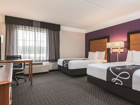 教堂山大学区拉昆塔温德姆套房酒店