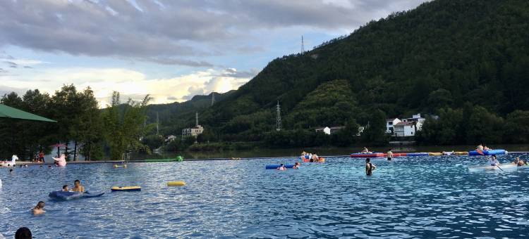 依山傍水特色民宿(昌紧段分店)图片