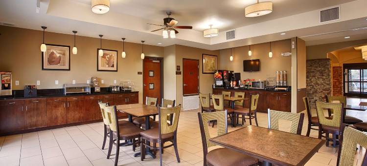德索托贝斯特韦斯特优质套房酒店(Best Western Plus DeSoto Inn  Suites)图片