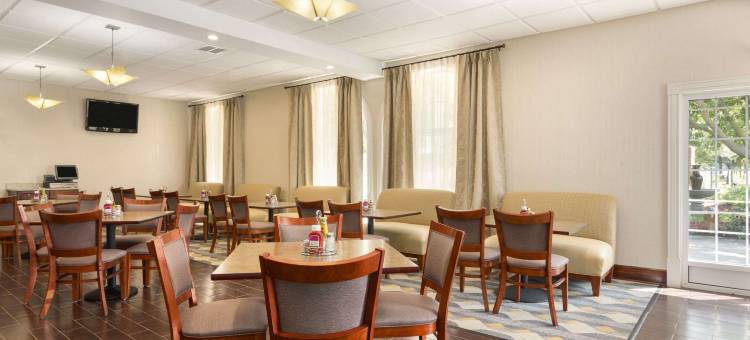 大急流城机场温德姆花园酒店(Wyndham Garden Grand Rapids Airport)图片