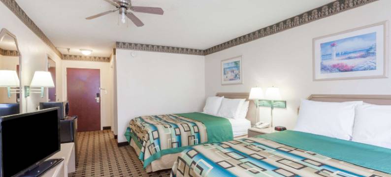 温德姆戴斯套房酒店-亨茨维尔太空中心(Days Inn & Suites by Wyndham Huntsville)图片