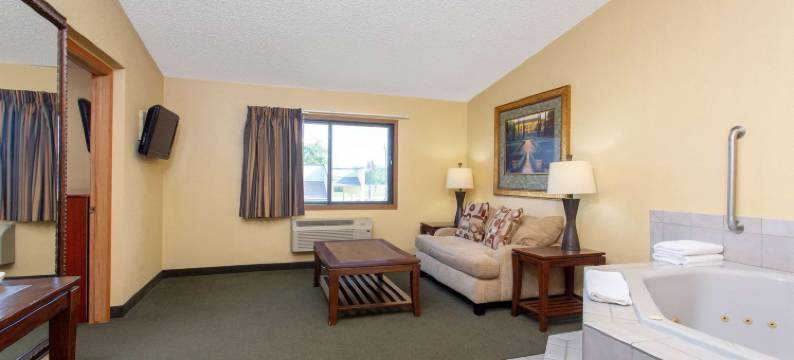 西本德AmericInn酒店(AmericInn by Wyndham West Bend)图片