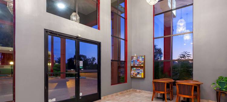 贝克斯菲尔德中心美洲最佳价值套房酒店(Americas Best Value Inn and Suites Bakersfield Central)图片