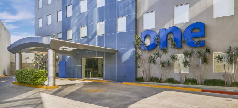 万莱昂波利夫如姆酒店(One Leon Poliforum)图片