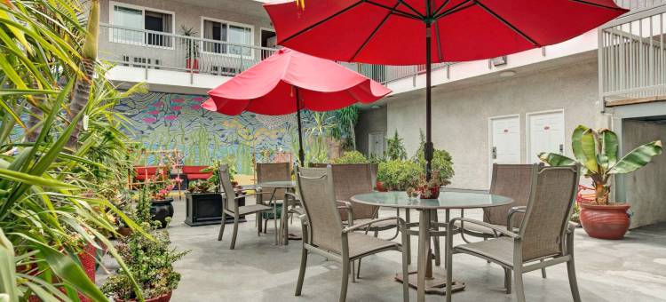 雷东多比奇海滩华美达酒店(Ramada Limited Redondo Beach)图片