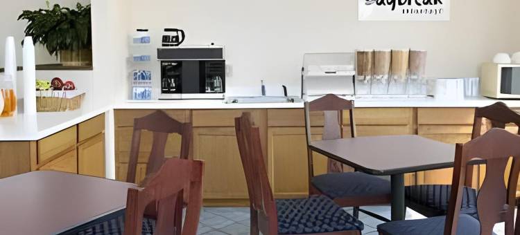 克林顿戴斯酒店(Days Inn by Wyndham Clinton)图片