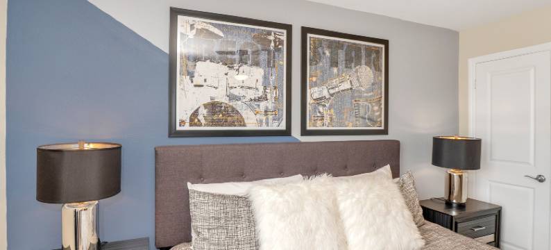 惊人的现代家庭游泳池温泉游戏房Wi101(Amazing Modern Home Pool/Spa Game Room WI101)图片