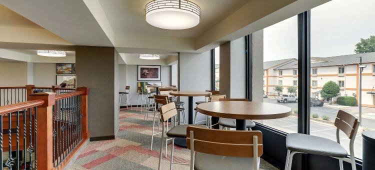 明翰湖滨大道德鲁里套房酒店(Drury Inn & Suites Birmingham Lakeshore Drive)图片