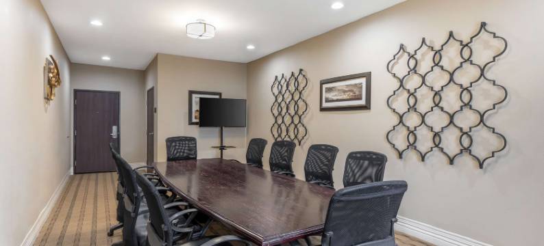 伯利森贝斯特韦斯特优质套房酒店(Best Western Plus Burleson Inn  Suites)图片