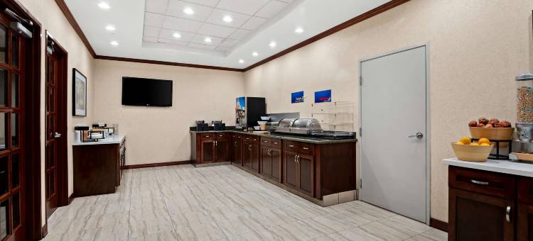 安大略米尔斯购物中心贝斯特韦斯特酒店(Best Western Ontario)图片