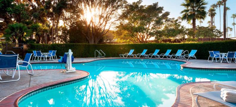 本图拉港福朋喜来登度假酒店(Four Points by Sheraton Ventura Harbor Resort)图片