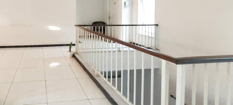 哈萨纳清真宾馆-靠近皇家广场-红伙伴(Hasana Guest House Syariah Near Royal Plaza RedPartner)图片