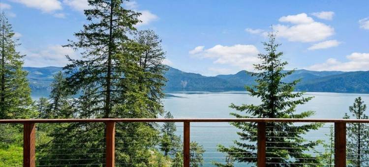 潘德奥雷湖畔设有游戏室的豪华木屋-全新翻修！(Luxury Waterfront Cabin on Lake Pend Oreille with Game Room - Fully Remodeled!)图片