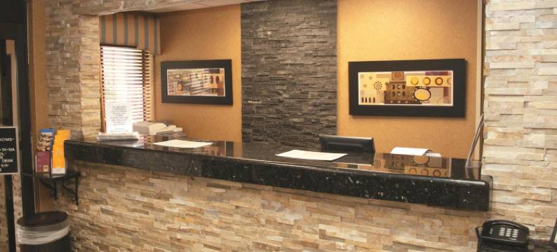 哥伦比亚东南杰克逊堡拉昆塔温德姆酒店(La Quinta Inn by Wyndham Columbia SE / Fort Jackson)图片