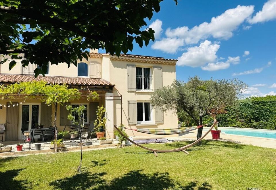 PLEIN COEUR Saint-Rémy de Provence, Villa JELOD, swimming pool, garden not overlooked. Hotel Overview