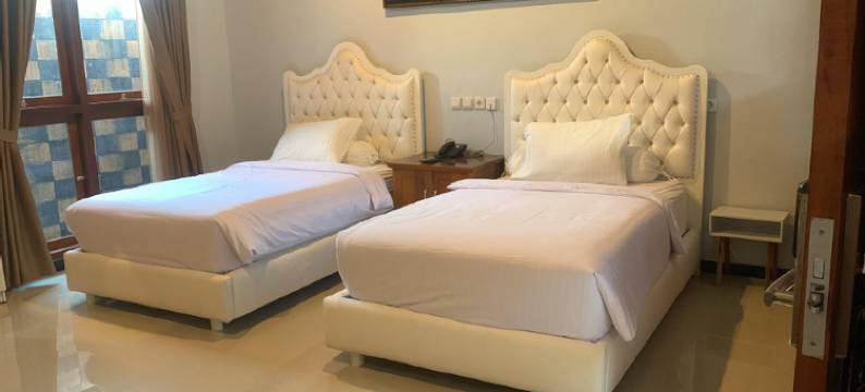 ZIRI的奥辛别墅度假村(Hotel Butik Cafe & Resto Pesona Osing)图片