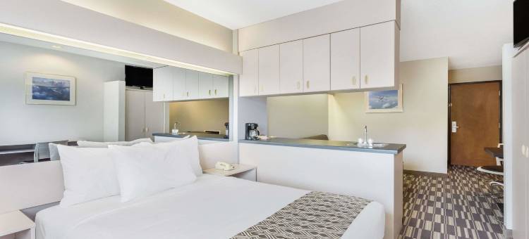 里士满机场麦客达套房酒店(Microtel Inn & Suites by Wyndham Richmond Airport)图片