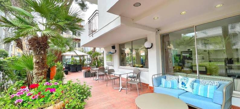 布朗酒店(Aura Living Hotel)图片