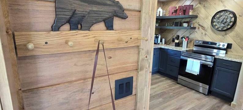 Nantahala Nookie Nook: A Playful Retreat w/Stunning Long-Range mt Sunset Views图片