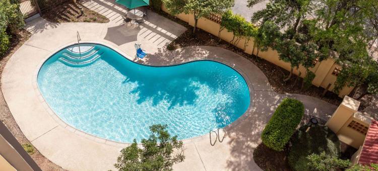 奥斯汀西南拉昆塔温德姆套房酒店(La Quinta Inn & Suites by Wyndham Austin Southwest)图片