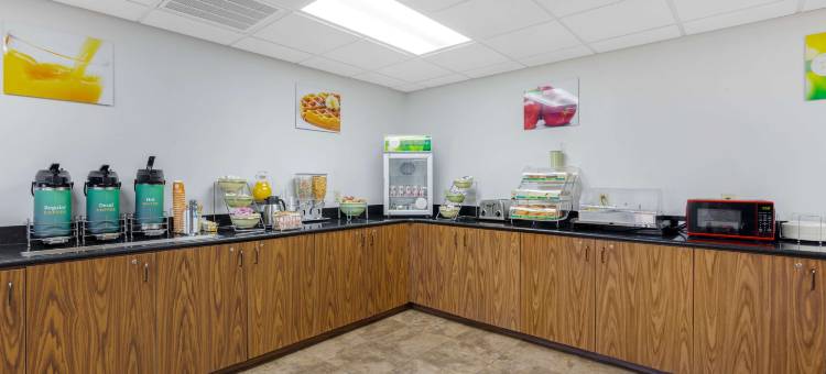 蒙特雷I-40品质套房酒店(Quality Inn & Suites Monterey I-40)图片