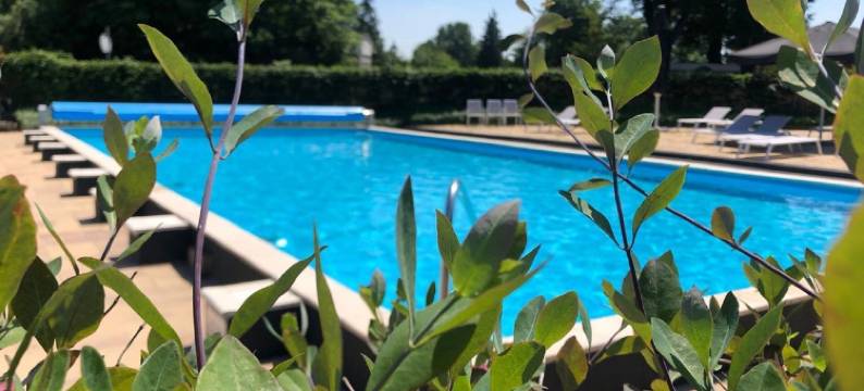 度假屋带露台在Bedafse Bergen(Holiday Home with a Terrace at Bedafse Bergen)图片