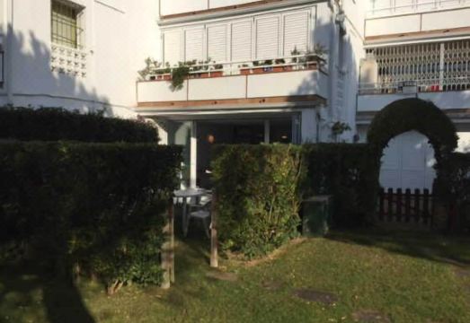 Politur F-4 Hotel Overview