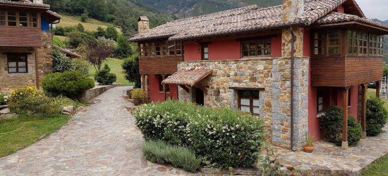 布伊达乡村旅馆(Casas Rurales Valle de Bueida, Jacuzzi Solo en las Casas El El Palacio y Viscárcel)图片