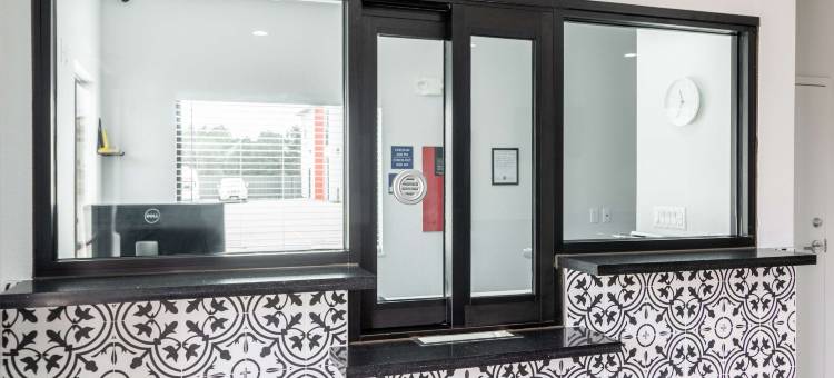 金伍德IAH机场美洲佳值套房酒店(Americas Best Value Inn & Suites Kingwood IAH Airport)图片