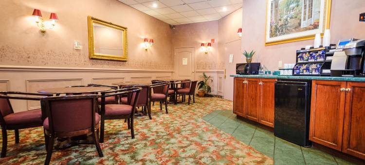 彼得伯勒套房酒店(Peterborough Inn and Suites Hotel)图片