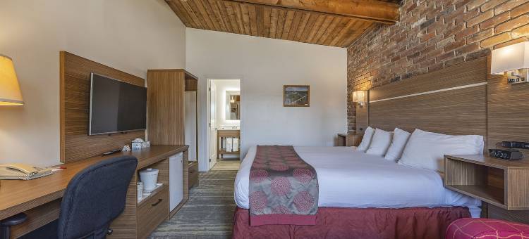 加纳诺克省旅馆华美达酒店(Ramada Provincial Inn 1000 Islands/Gananoque)图片