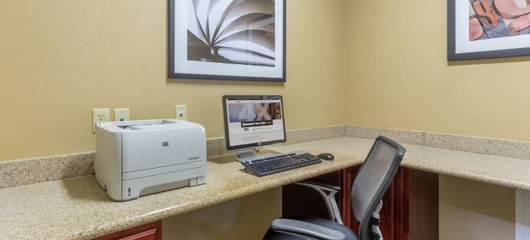 Candlewood Suites 南本德机场(Candlewood Suites South Bend Airport)图片